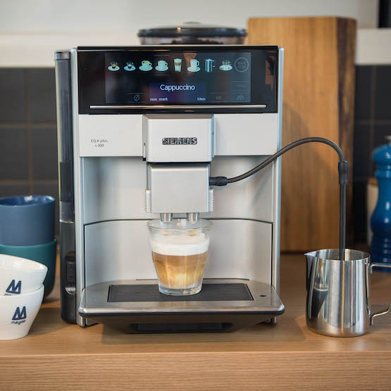 Koffie abonnement - service - Moyee koffie - betaal per kopje - coffeeclick - heren van de koffie - het koffie lab - Roast - Siemens EQ6
